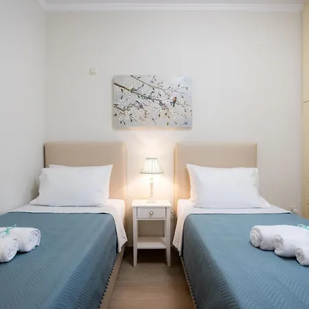 Maria & Philip's Garitsa Hideaway Daire