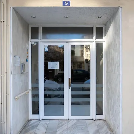 Maria & Philip's Garitsa Hideaway Korfu