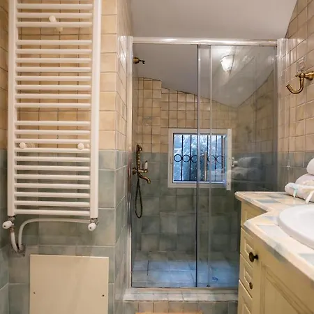 Daire Maria & Philip's Garitsa Hideaway *