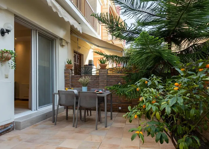 Maria & Philip's Garitsa Hideaway דירה