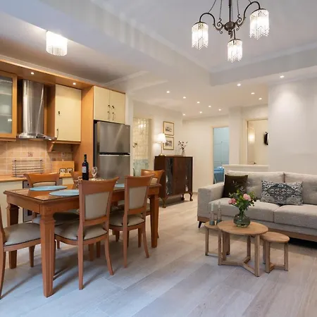 Maria & Philip's Garitsa Hideaway Apartman *