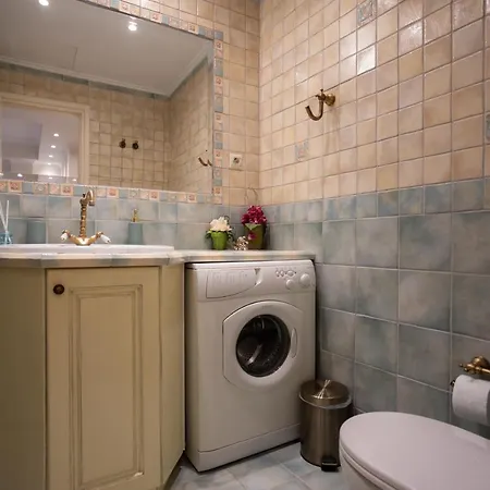 Maria & Philip's Garitsa Hideaway Apartman *