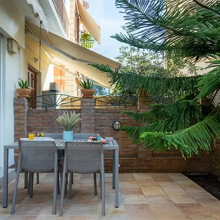 Maria & Philip's Garitsa Hideaway