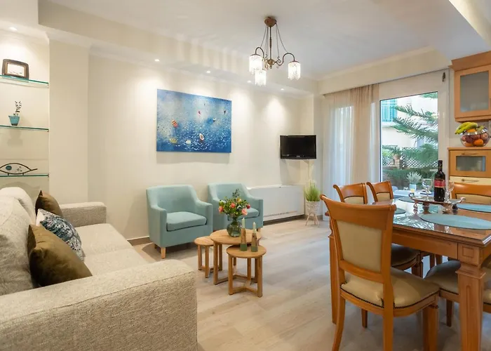 Maria & Philip's Garitsa Hideaway *