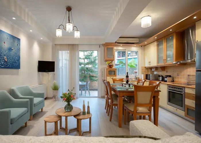 Maria & Philip's Garitsa Hideaway *