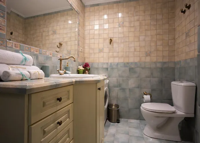 Maria & Philip's Garitsa Hideaway *