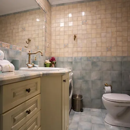 Maria & Philip's Garitsa Hideaway *
